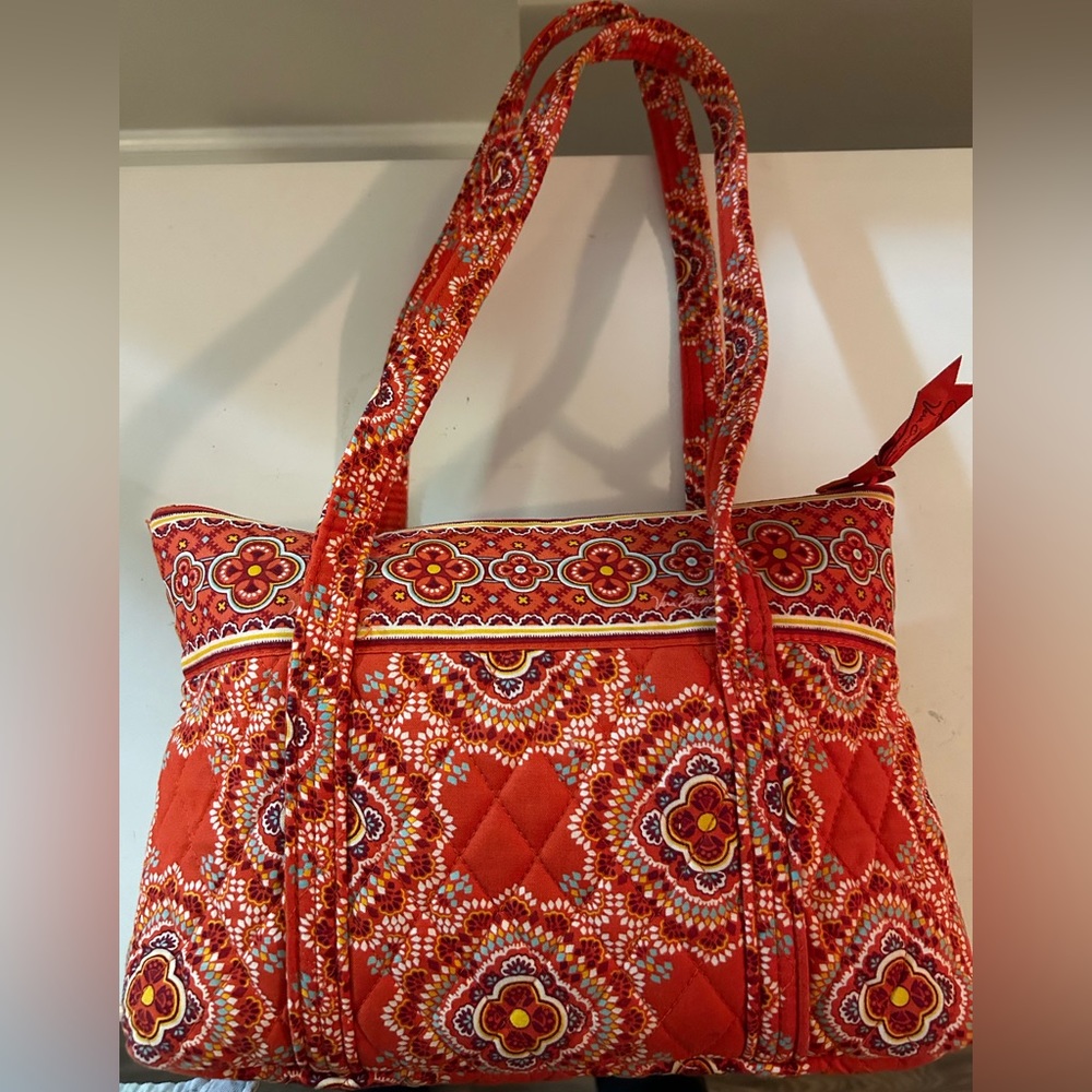 Vera Bradley tote bag in EUC…shoulder bag…11x 8…in orange